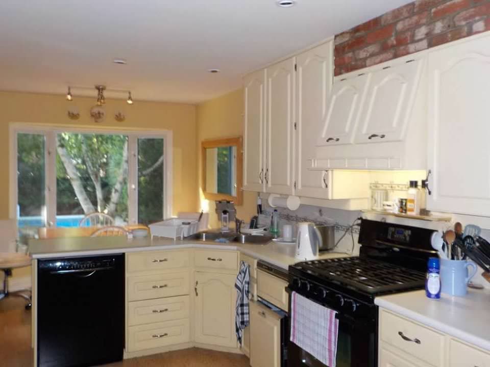 kitchen before renovation