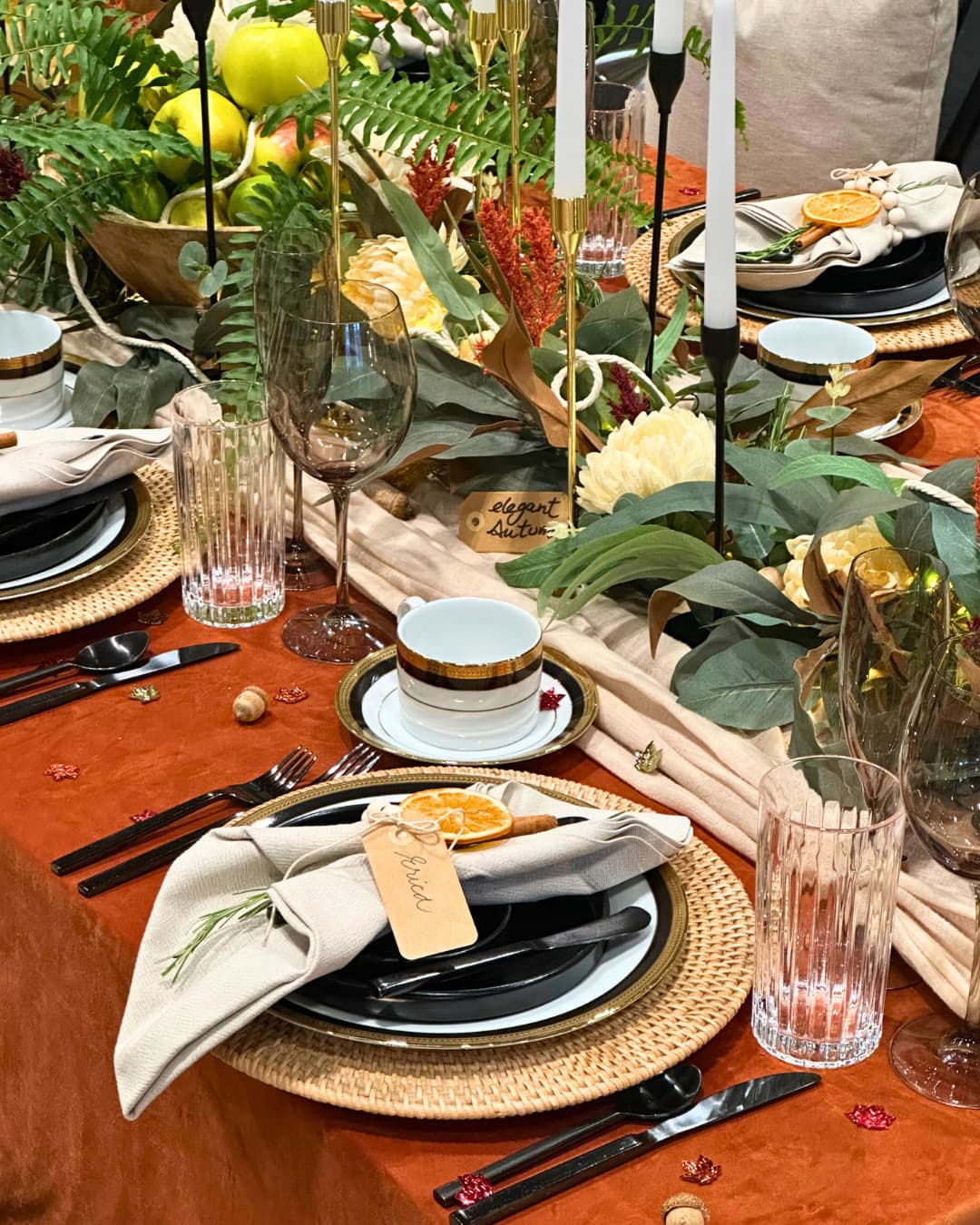 festive autumn Thanksgiving table setting