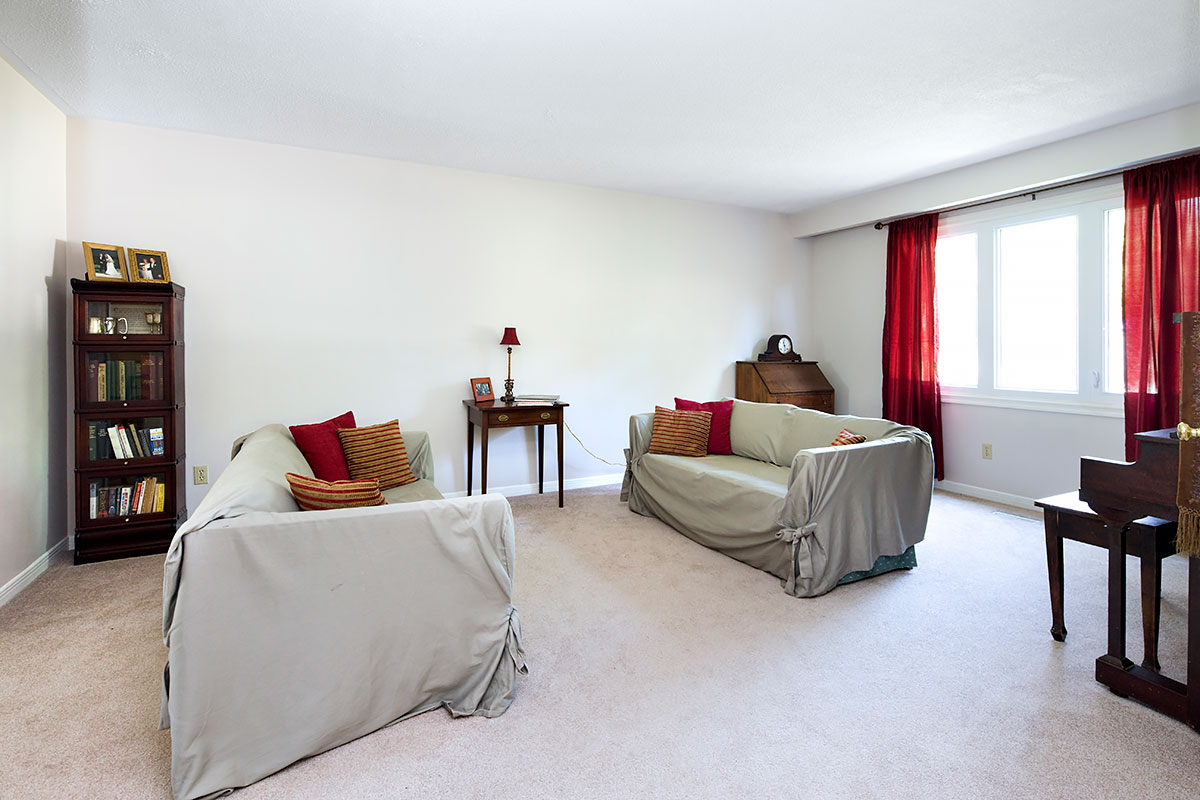 Living room before makeover