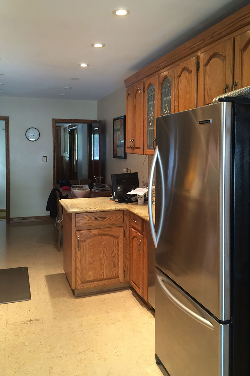 Brown traditional style kitchen before makeover