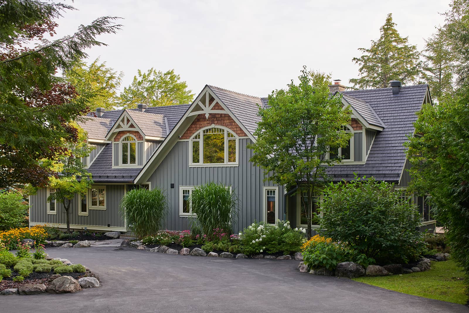 cottage exterior and driveway