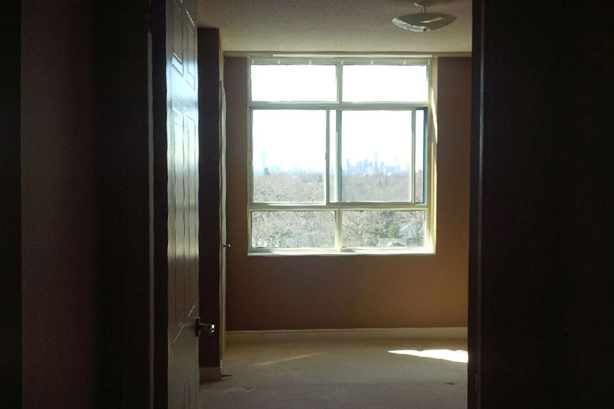 Guest bedroom before reno