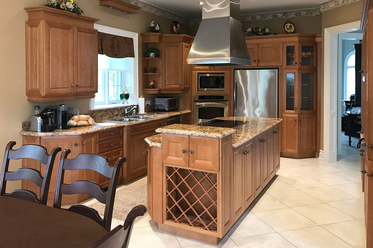Brown 80s kitchen before makeover